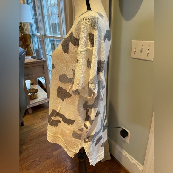 POL Excellent Condition Small Oversized Women’s V Neck Sweater Light Faded Camo - Picture 8 of 9